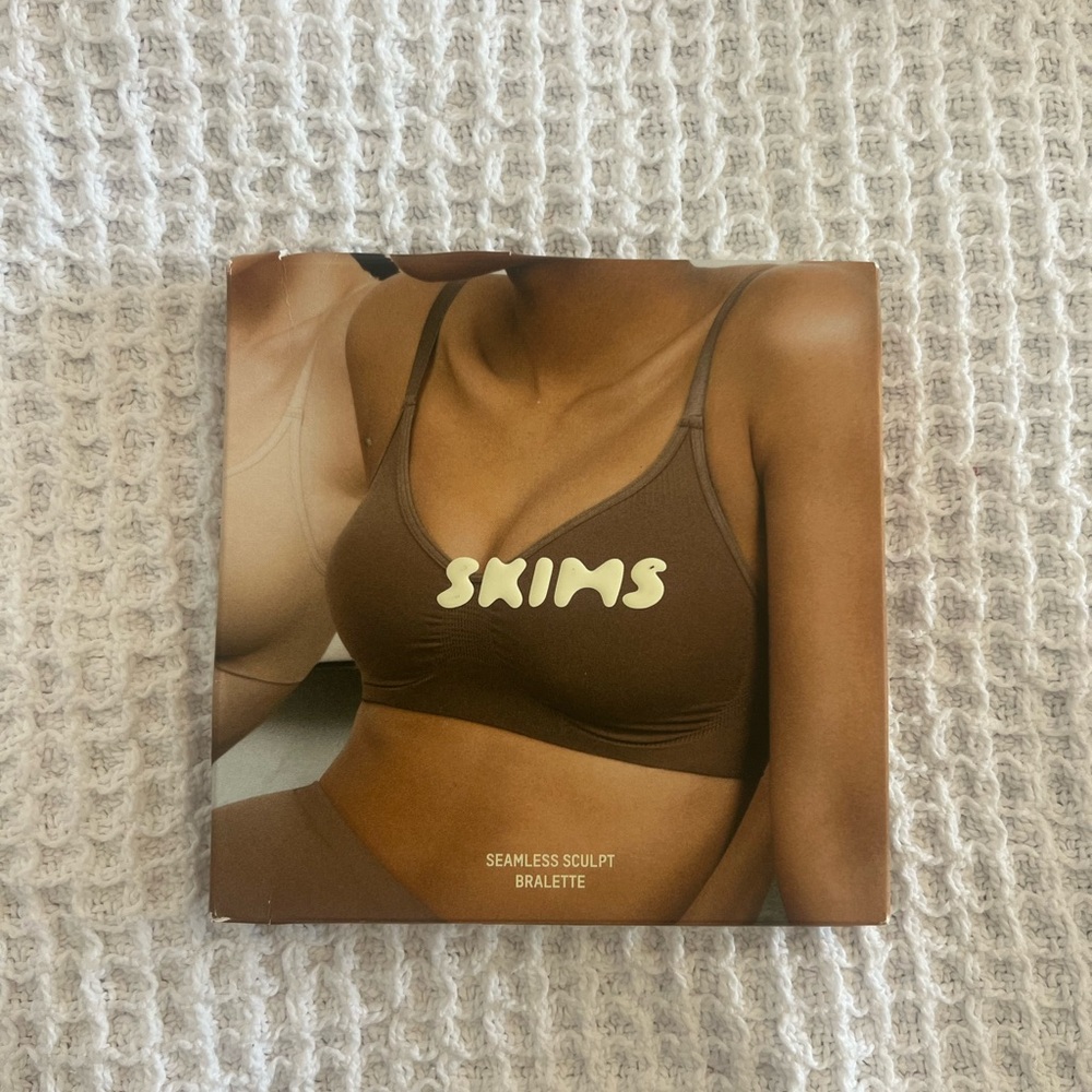 SKIMS sculpting bralette (S) newest version